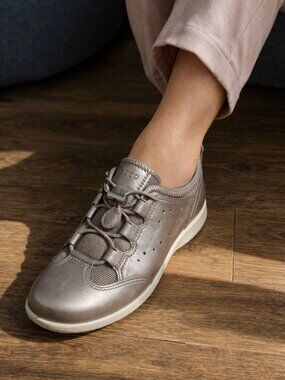 ECCO Women’s Metallic Taupe Comfort Sneakers Size 41